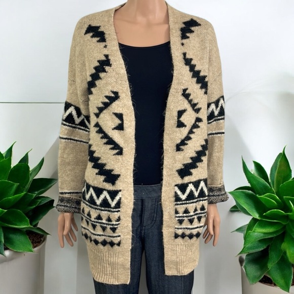 Tahari Soft Cozy Aztec South West Open Front Cardigan Sweater - Picture 4 of 16
